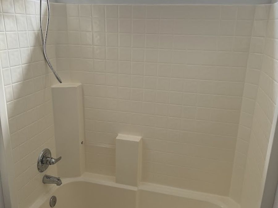 Tub & surround refinish - before